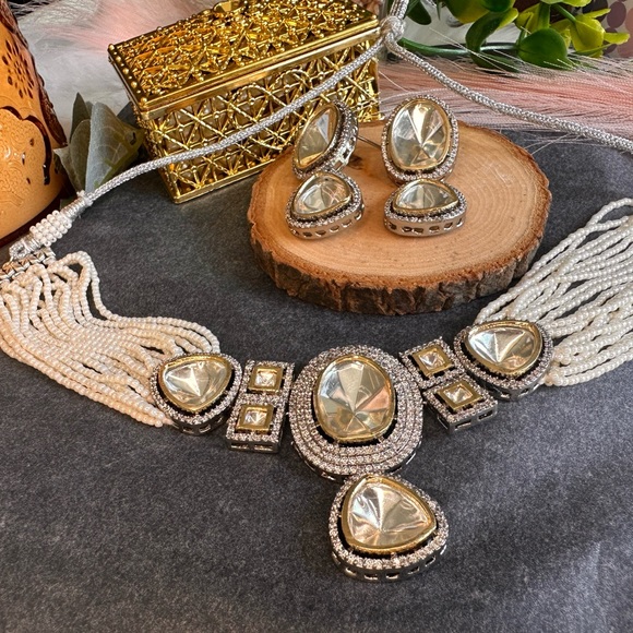 Indian Bridal Kundan Necklace, 12” long- length adjustable with tassel, white - Picture 9 of 12